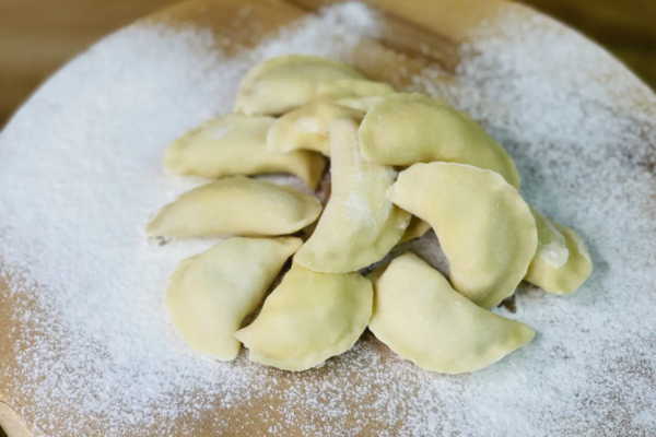 Вареники з картоплею та маслом